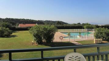 Studio (for 2 persons) | Blackout curtains, iron/ironing board, free WiFi, bed sheets