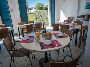 Daily continental breakfast for a fee - Résidence Ilbarritz (Bidart)