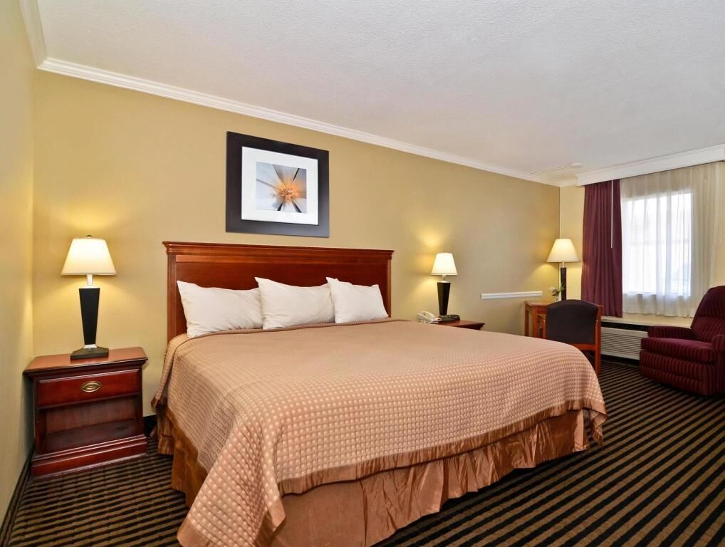 熨斗/熨衣板、免费 WiFi、床单