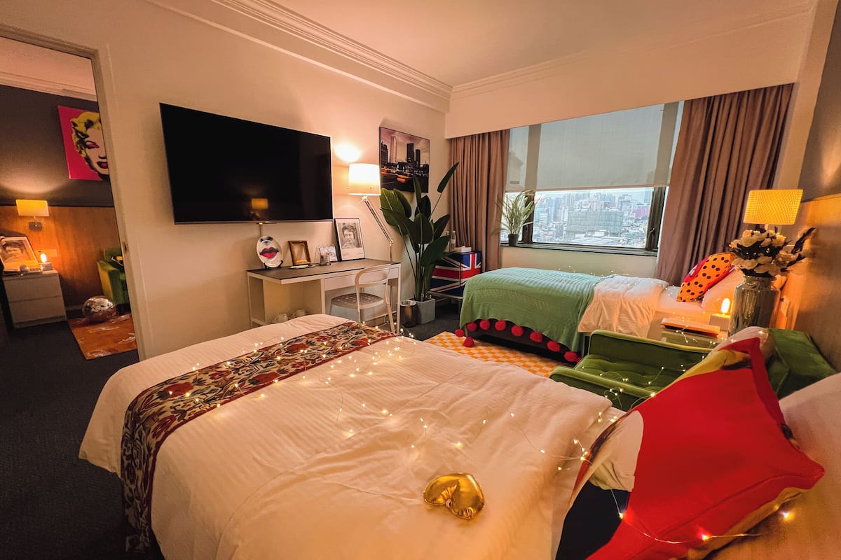 Deluxe Suite | 1 bedroom, desk, blackout drapes, soundproofing