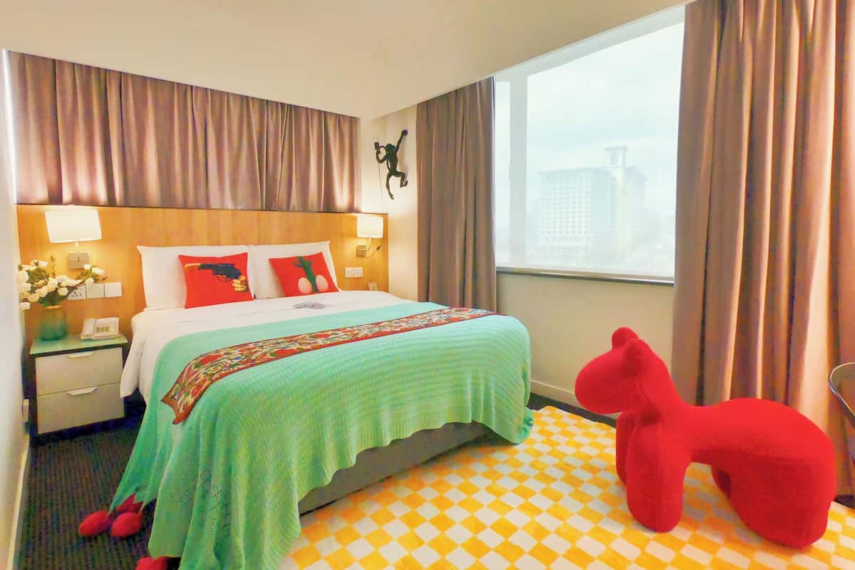 1 غرفة نوم ومكتب وستائر تعتيم وتجهيزات عازلة للصوت