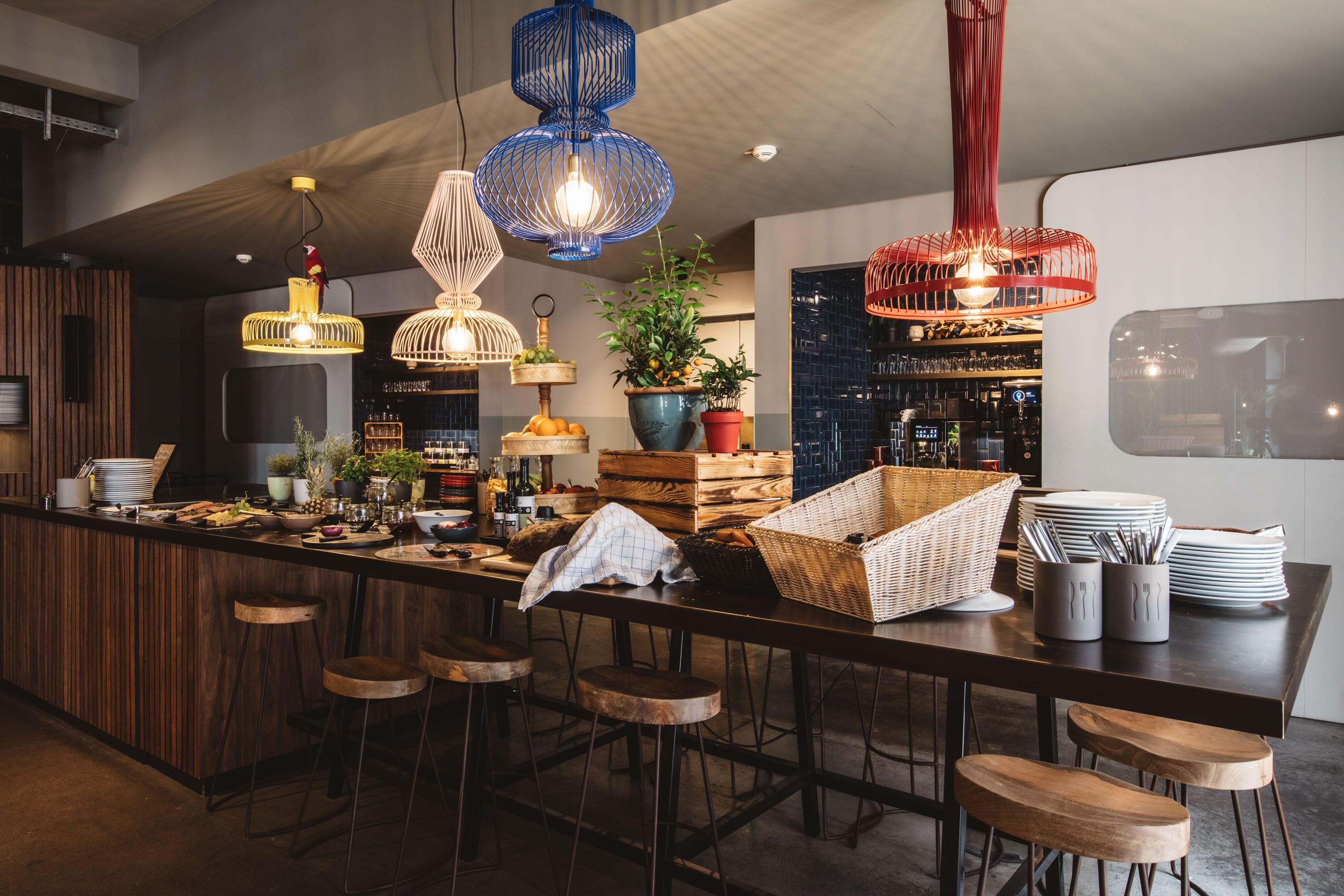 Daily buffet breakfast (EUR 18.5 per person)