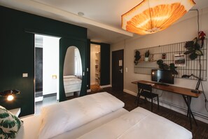 Double Room M in Guesthouse | Hypo-allergenic bedding, individually decorated, individually furnished - Superbude Altona Paradise (Hamburg)