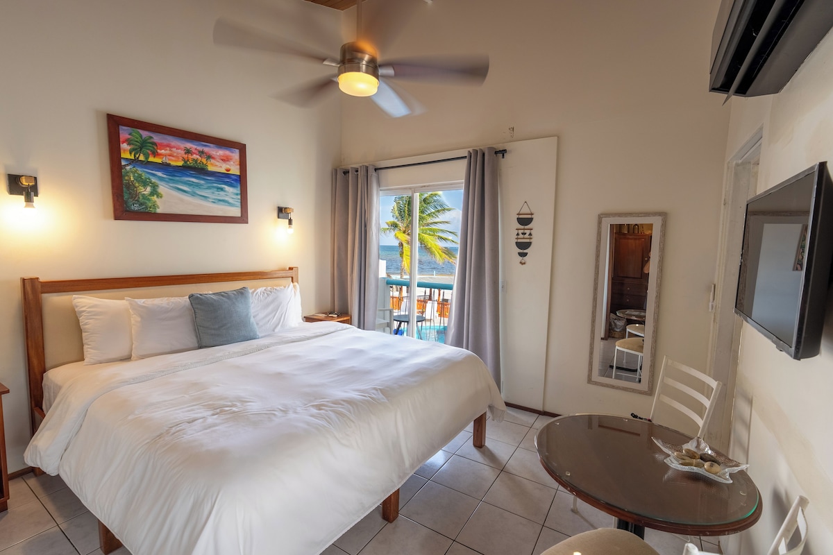 Ocean View Balcony | Sábanas de algodón egipcio y ropa de cama de alta calidad