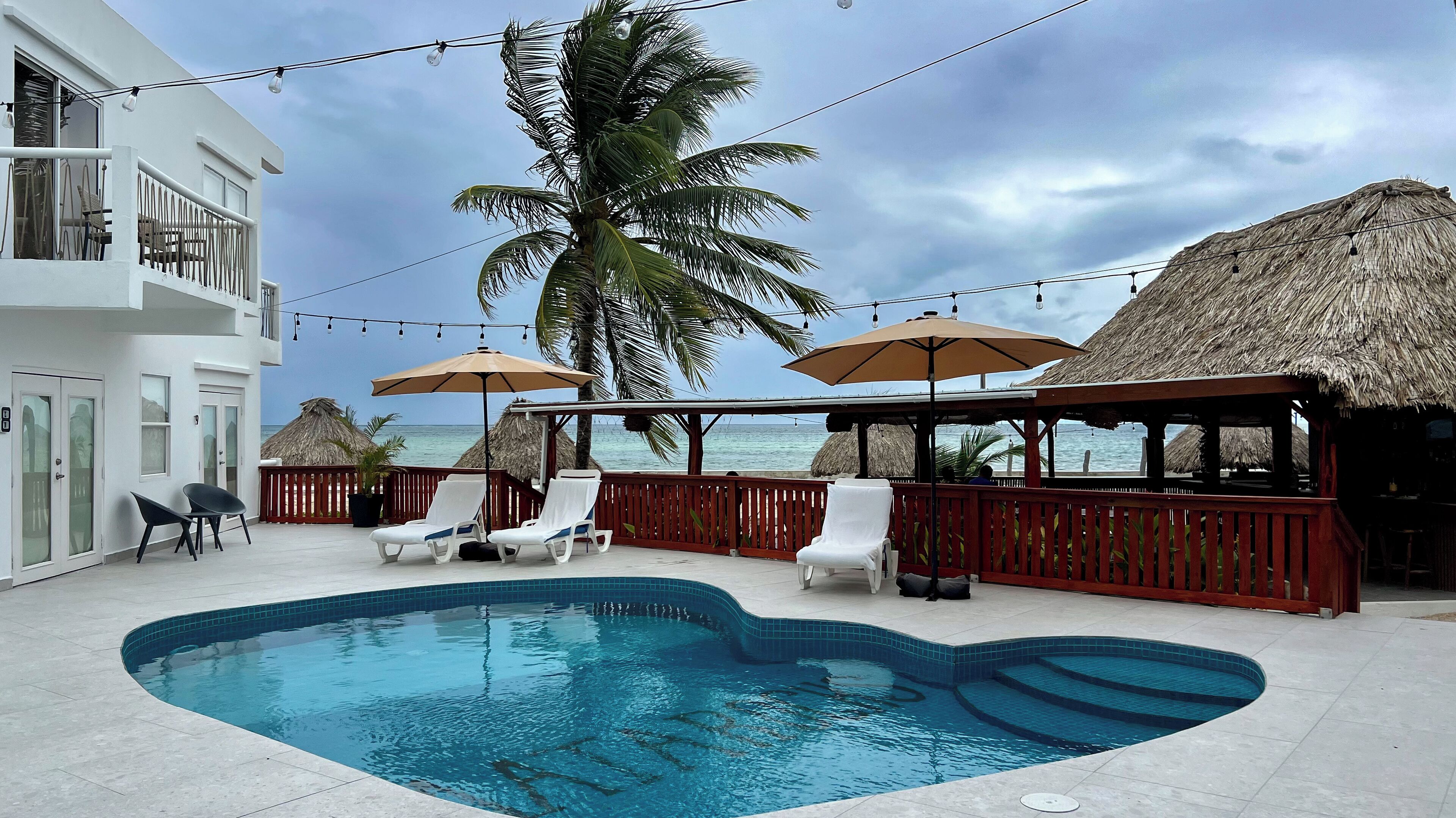 Ocean View Pool Deck Room | 객실에서 보이는 전망