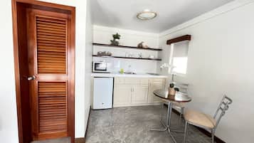 Ocean View Junior Suite Pool Deck: King | Egyptiske bomuldslagner, premium-sengetøj, senge med topmadrasser