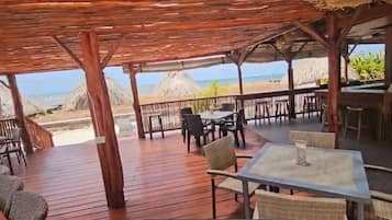 Desayuno de cocina local todos los días (con cargo)