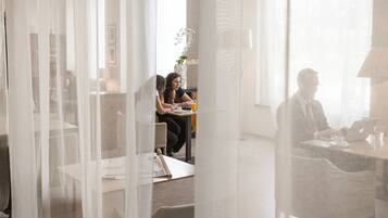 Desayuno completo todos los días (EUR 15.00 por persona)