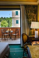 Superior-herbergi | Rúmföt af bestu gerð, dúnsængur, míníbar, öryggishólf í herbergi