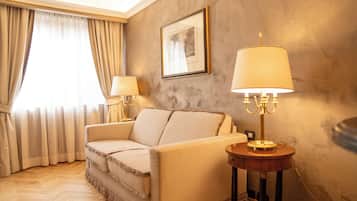 Executive Suite | Living area | 40-inch flat-screen TV with digital channels