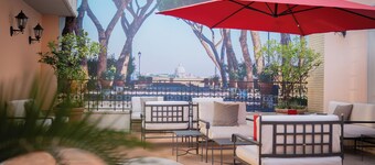 River Château Hotel