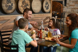 3 restaurants, breakfast, lunch, dinner served; American cuisine