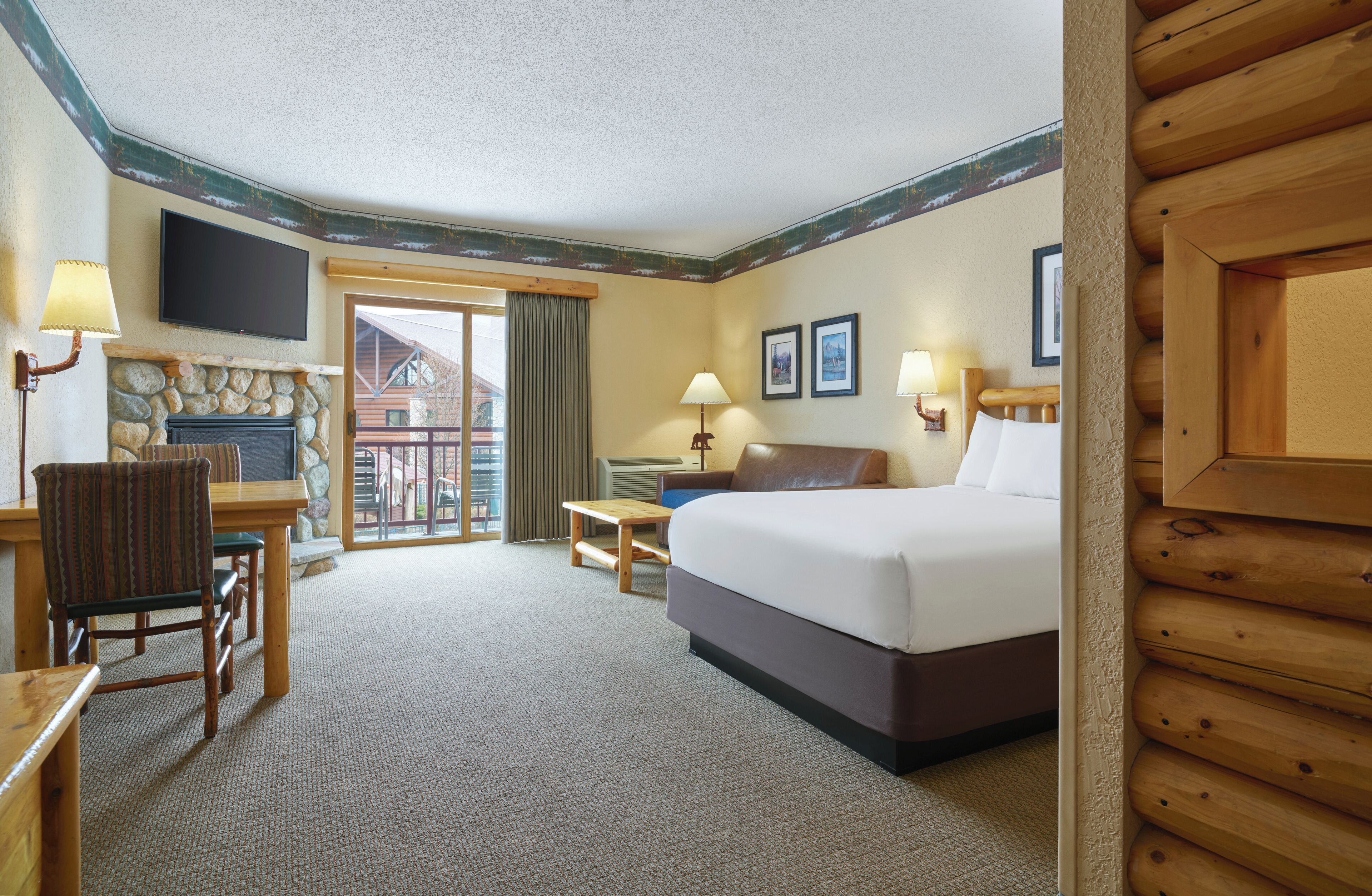Suite (Kid Cabin- Waterpark Included) | Iron/ironing board, free WiFi, bed sheets, alarm clocks