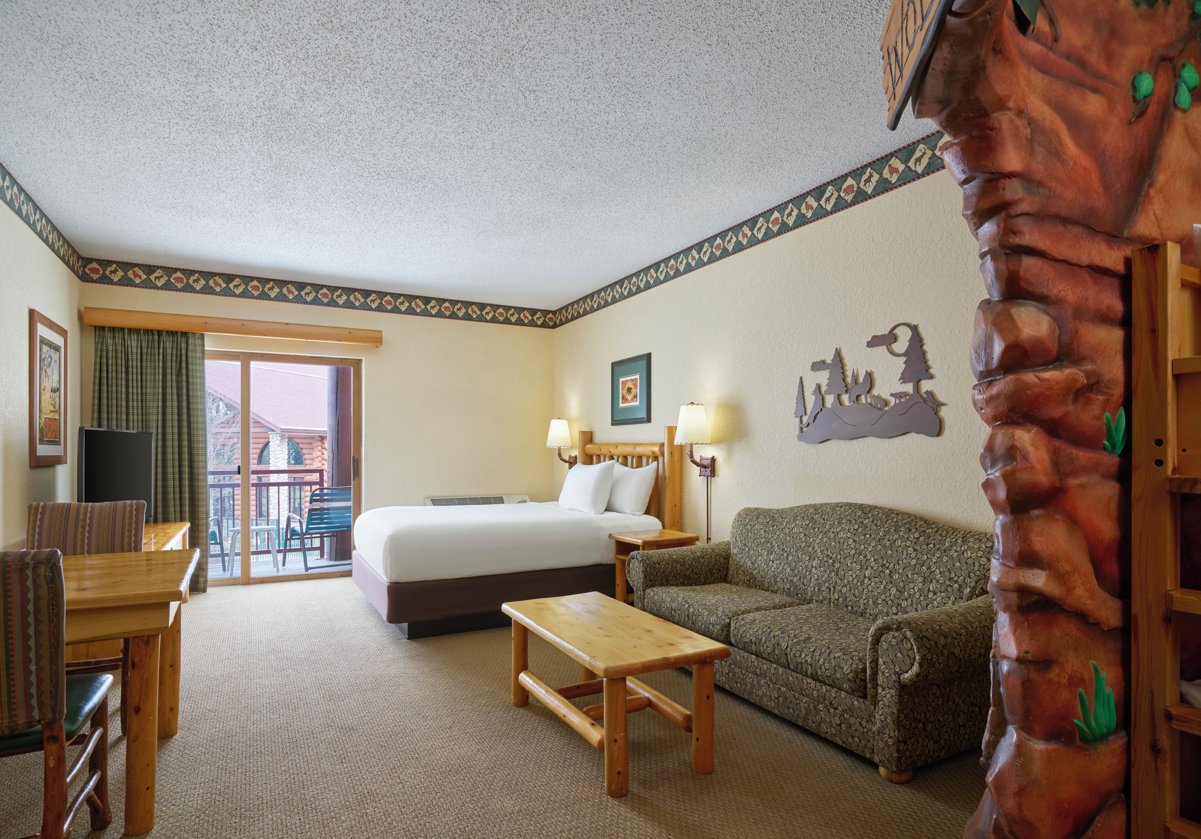 Room (Wolf Den-Waterpark Included) | Iron/ironing board, free cribs/infant beds, free rollaway beds