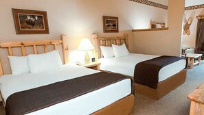 Loft Fireplace - Water Park Included | Iron/ironing board, free cribs/infant beds, free rollaway beds