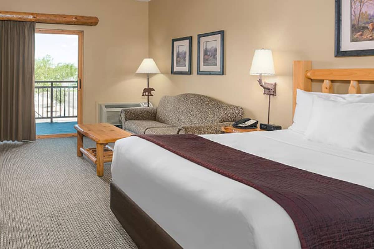 queen sofa suite accessible - water park included | iron/ironing board, free cots/infant beds, free rollaway beds, free wifi