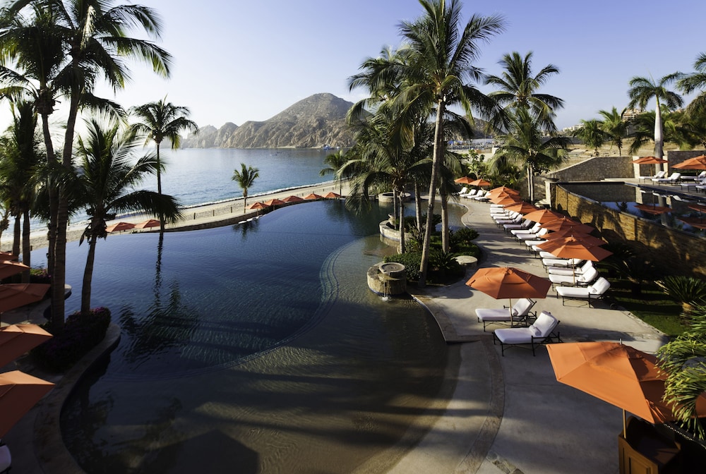 Hacienda Beach Club & Residences by null