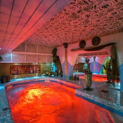 Steam room, detox wraps, facials