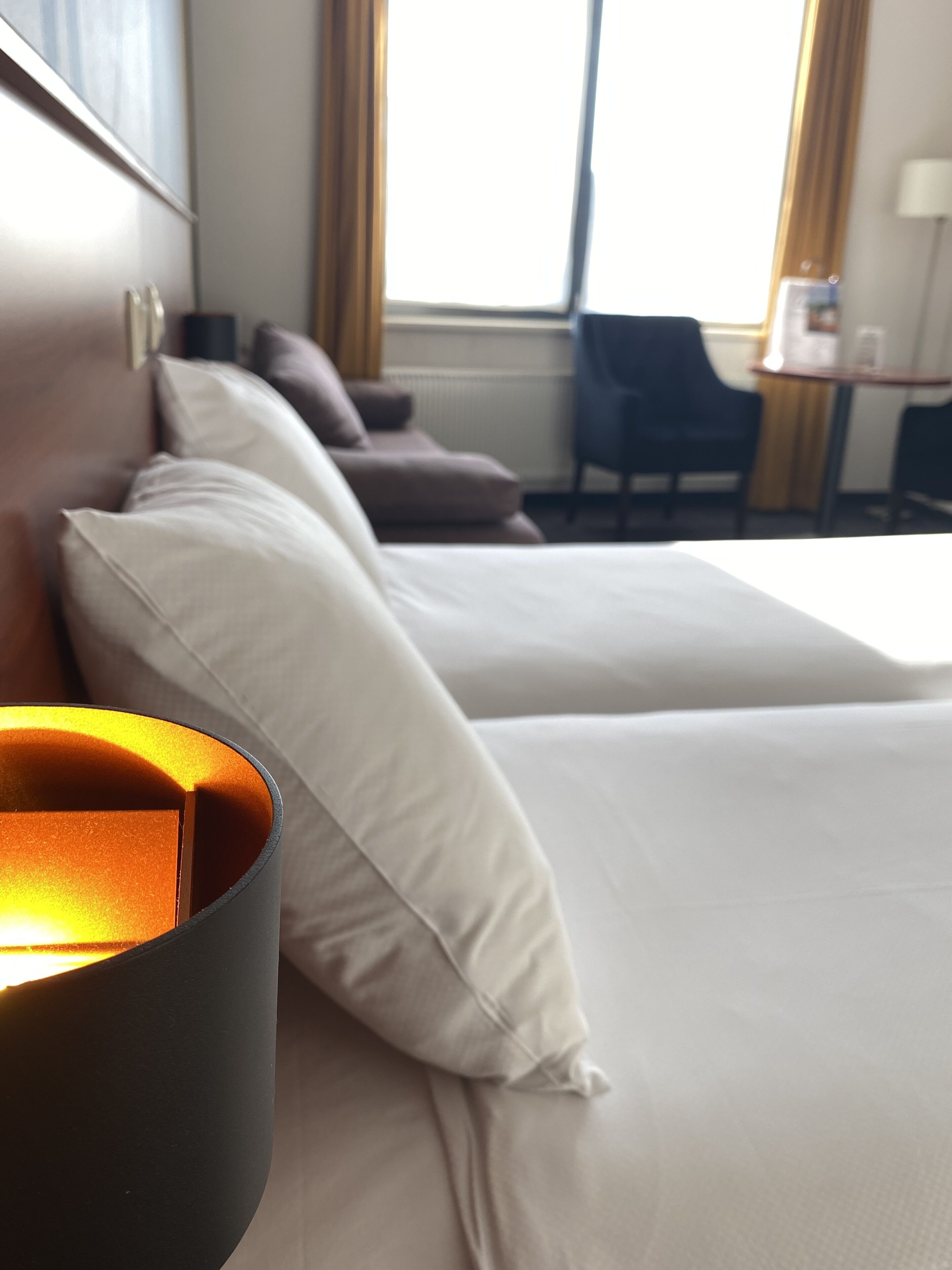 family room | 1 bedroom, hypo-allergenic bedding, in-room safe, desk