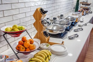 Free daily buffet breakfast