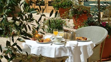 Gratis kontinental frukost varje dag