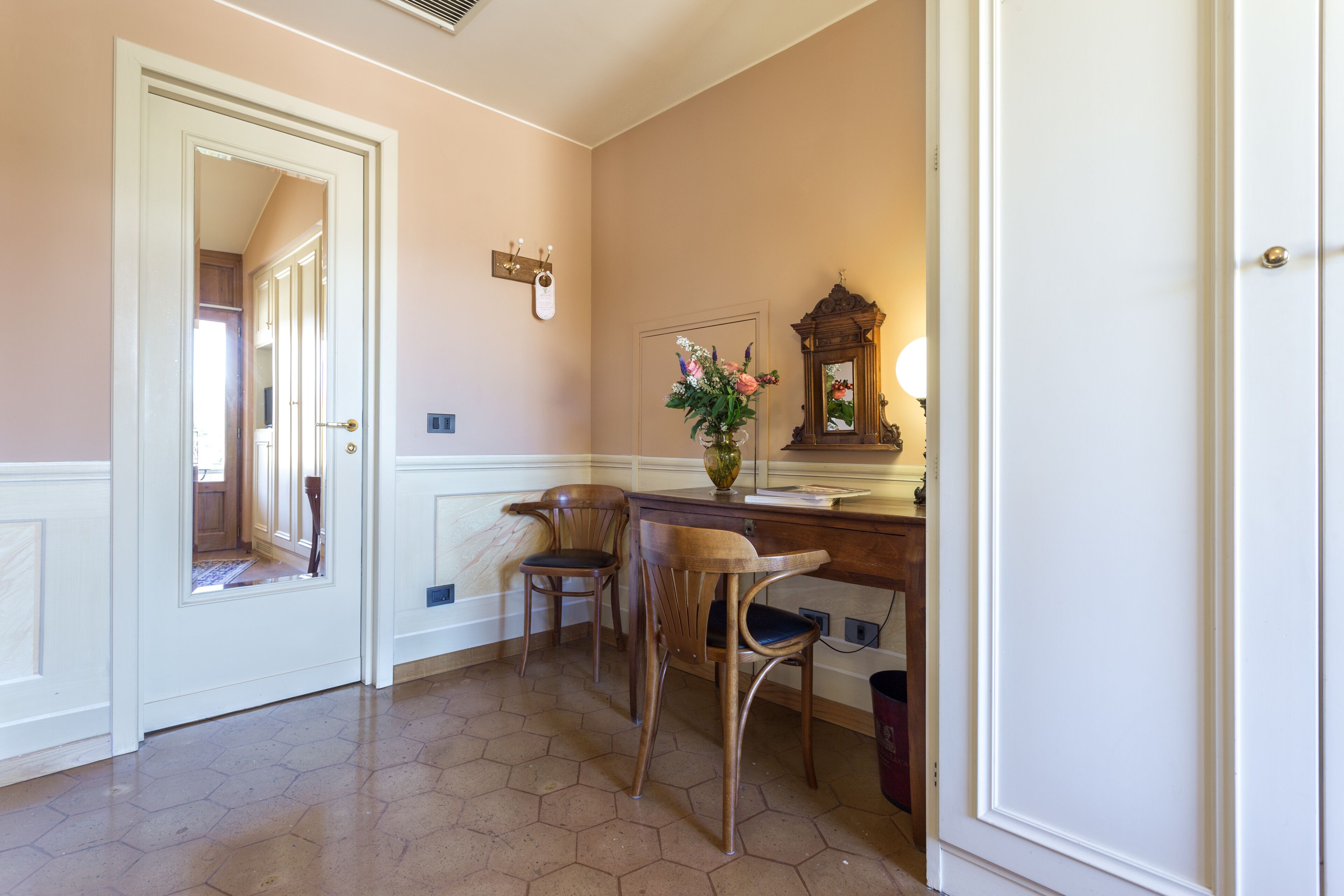 superior double room | minibar, in-room safe, desk, laptop workspace