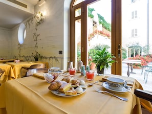 Desayuno continental incluido todos los días