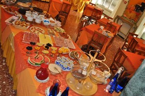 Daily buffet breakfast for a fee - Hotel Esedra (Rimini)