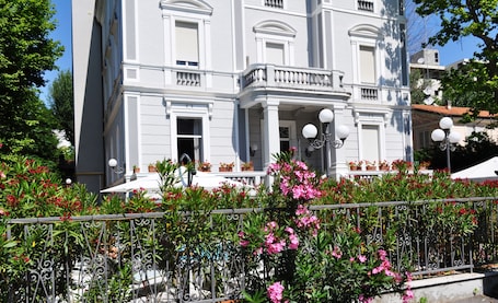 Fachada da propriedade. Hotel Esedra