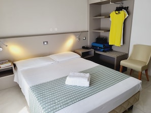 Comfort Single Room | Down comforters, minibar, in-room safe, desk