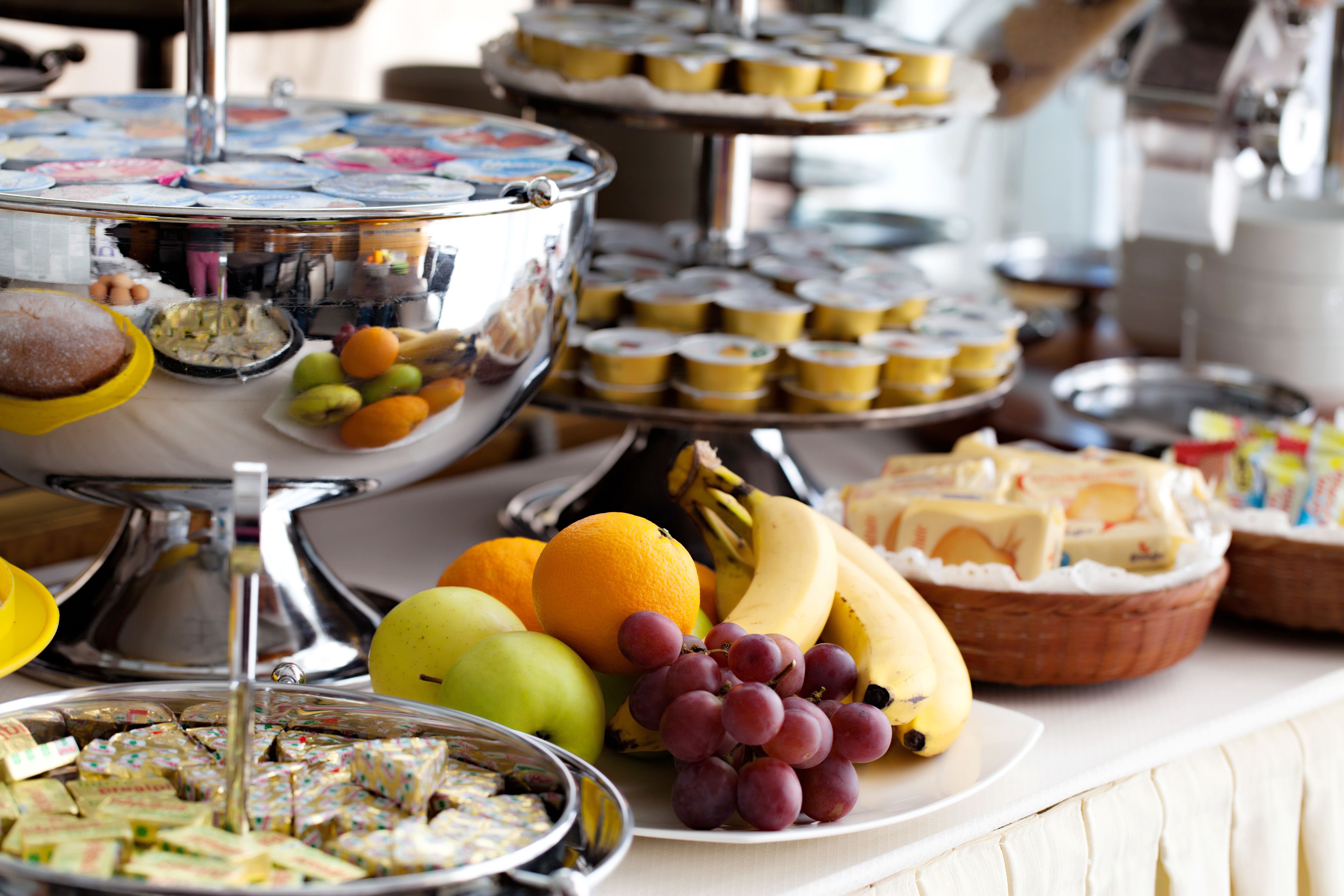 Desayuno buffet diario (EUR 12 por persona)