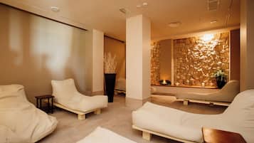 Couples treatment rooms, sauna, hot tub, steam room, Turkish bath
