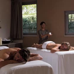 Couples treatment rooms, sauna, hot tub, steam room, Turkish bath