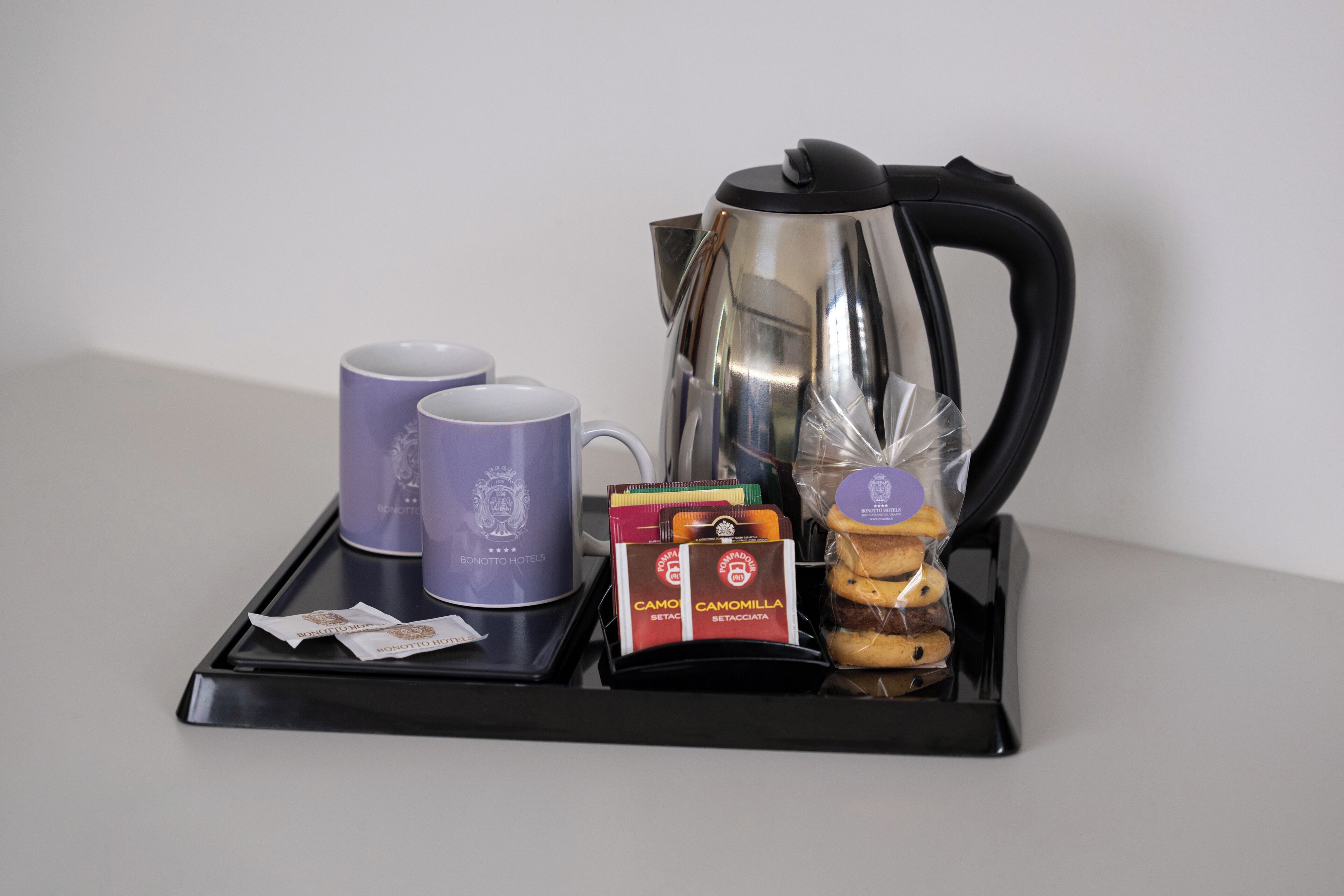 junior suite (executive) | in-room dining