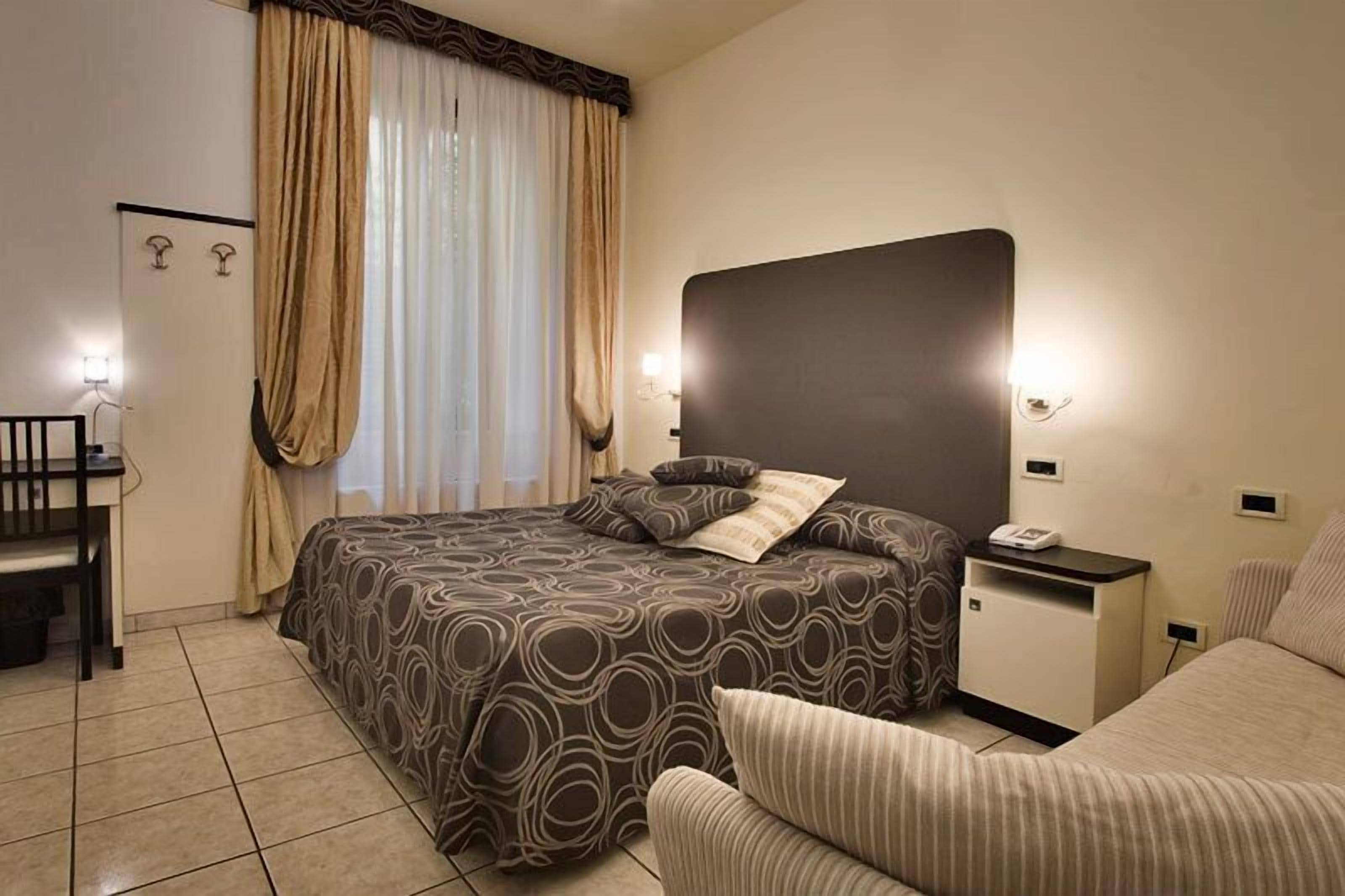 Photo - Hotel Montebello