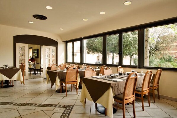 Free daily buffet breakfast - Hotel Montebello (Montecatini Terme)