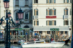Front of property - Hotel Antiche Figure (Venice)