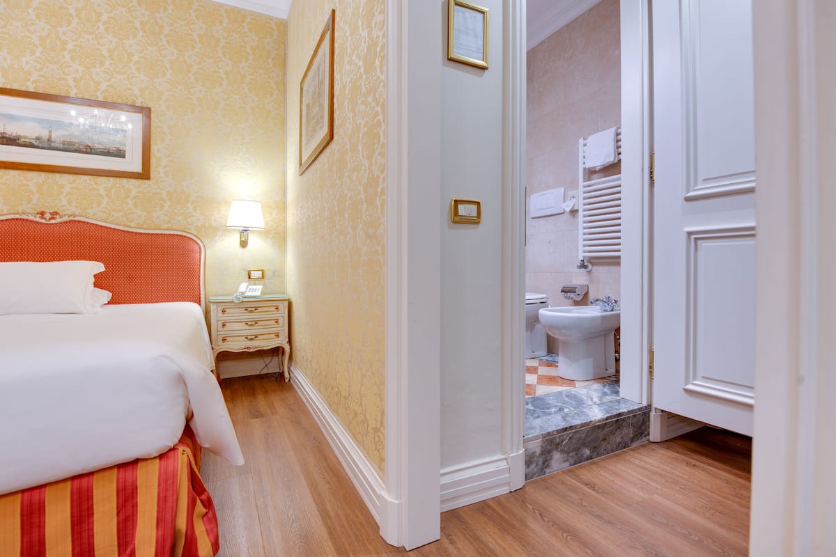 superior double room single use | premium bedding, down duvets, pillow-top beds, minibar