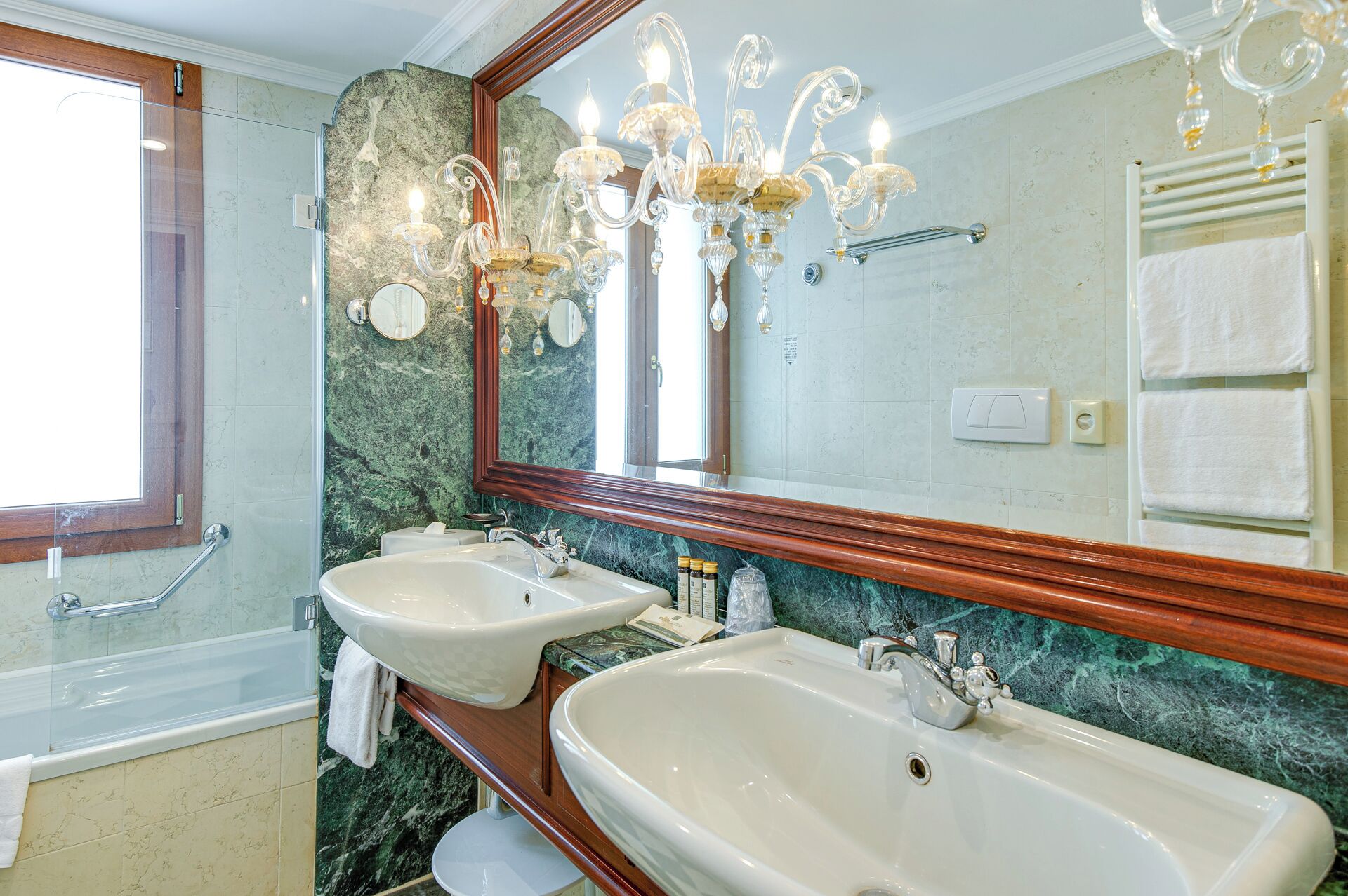 junior room (grand canal view) | bathroom | free toiletries, hair dryer, bidet, towels