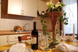 In-room dining - Borgo degli Olivi (Piombino)