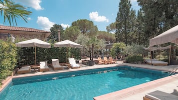Seasonal outdoor pool, pool umbrellas, sun loungers