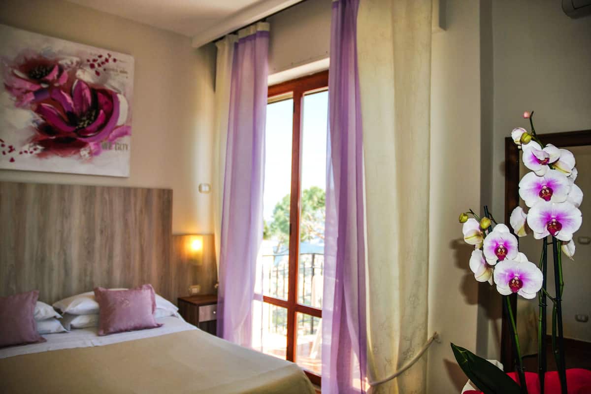 down duvets, in-room safe, individually furnished, desk