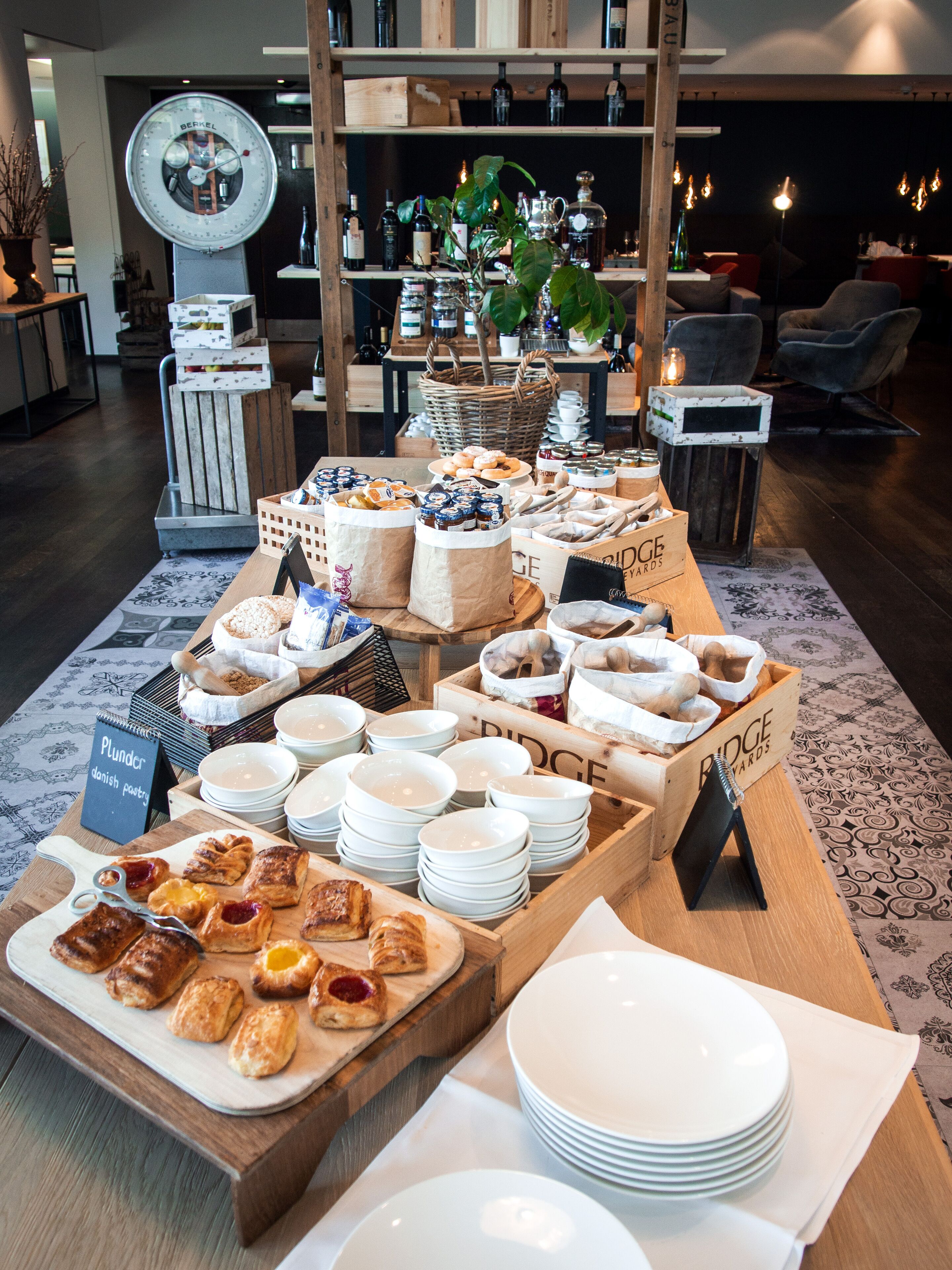 daily buffet breakfast (chf 29 per person)
