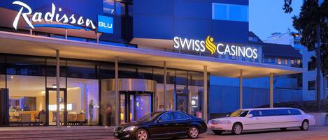 المنشأة من الخارج