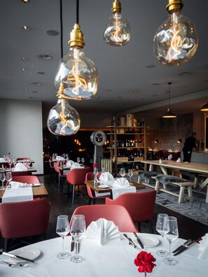 Breakfast, lunch, dinner served; Modern European cuisine 