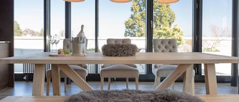 Literie hypoallergénique, minibar, coffre-fort, bureau