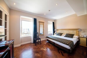 Minibar, in-room safe, blackout curtains, free WiFi - Soho Boutique Salamanca  (Salamanca)