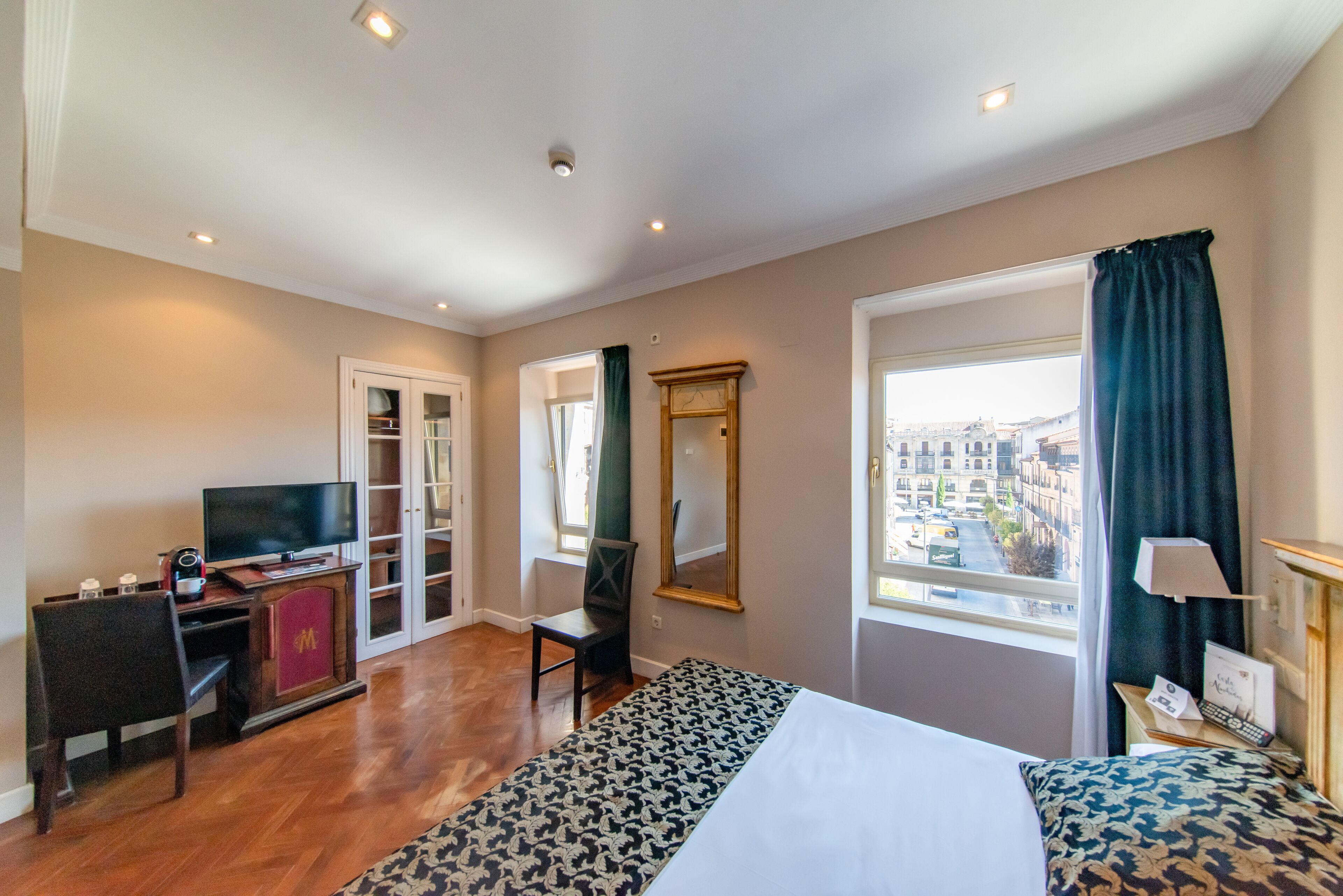 1 bedroom, minibar, in-room safe, blackout curtains