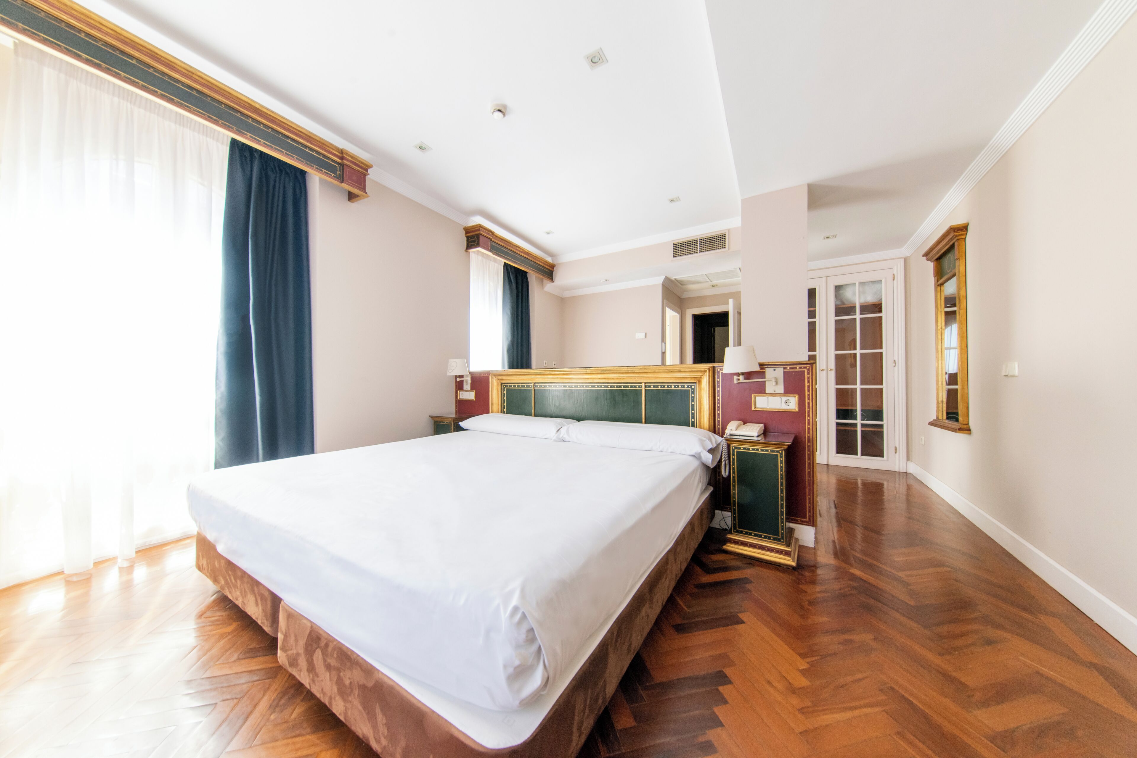 superior double room | 1 bedroom, minibar, in-room safe, blackout curtains