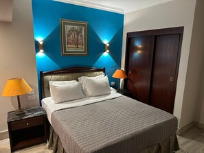 Double Room for Egyptian only | 1 dormitorio, sábanas de algodón egipcio, ropa de cama hipoalergénica